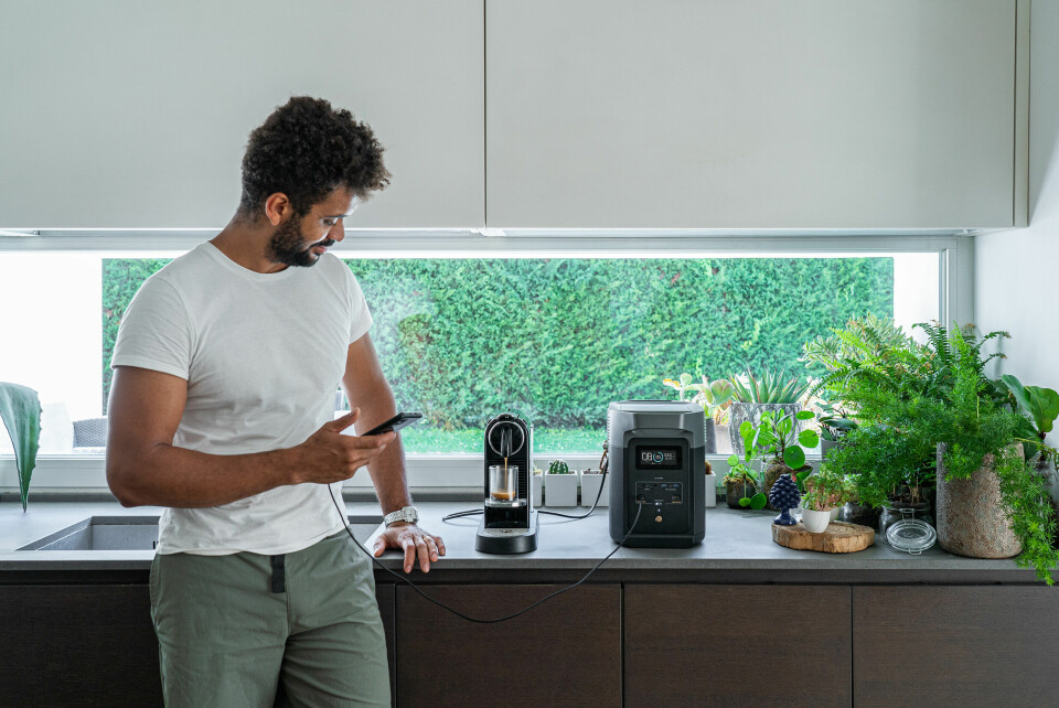 Om strömmen går behöver du inte bli utan kaffe. Ecoflow Delta 2 kan driva de flesta prylar, inklusive kylskåp, datorer och kaffebryggare.