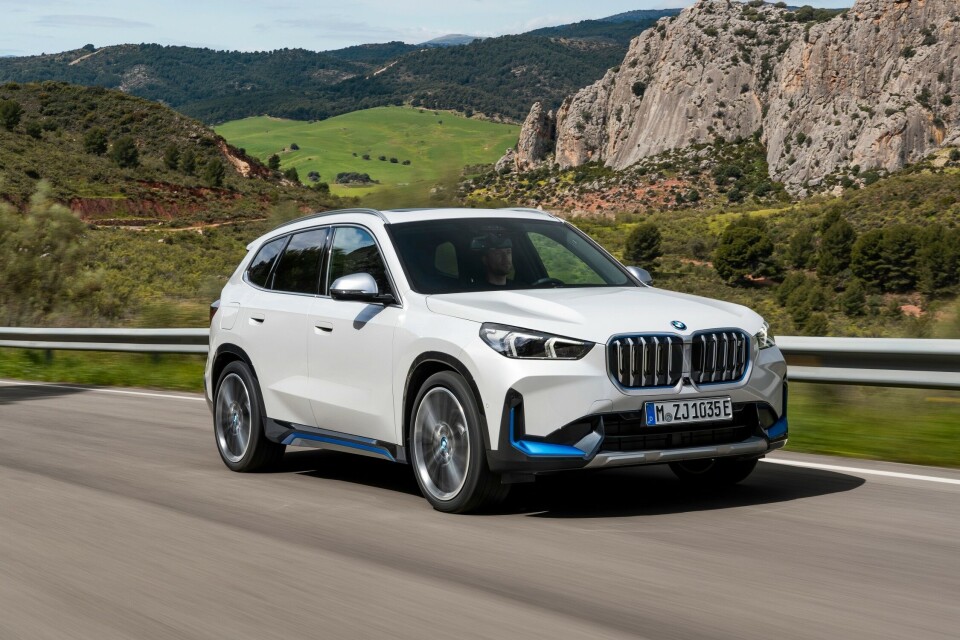 Helt elektriska BMW iX1 är här