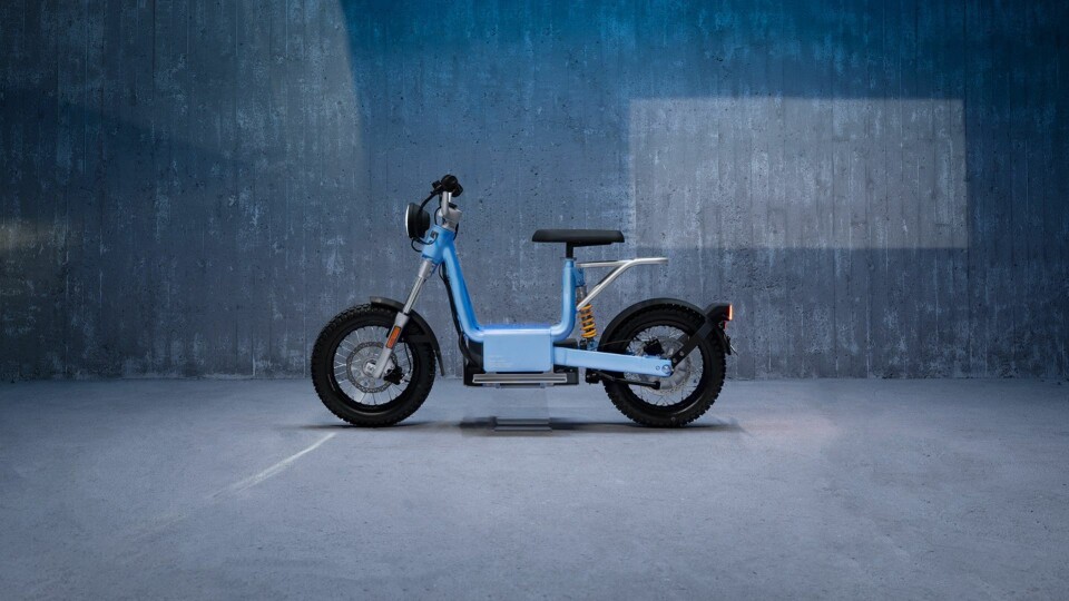 Polestar Cake Makka i Polestarfärgen Sky blue. Polestar Cake Makka elmoped